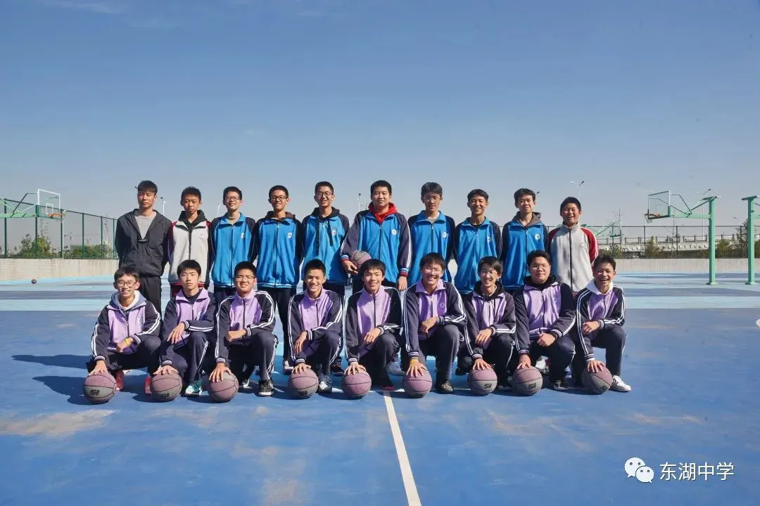 如何在篮球冬令营中加强体能训练?_1